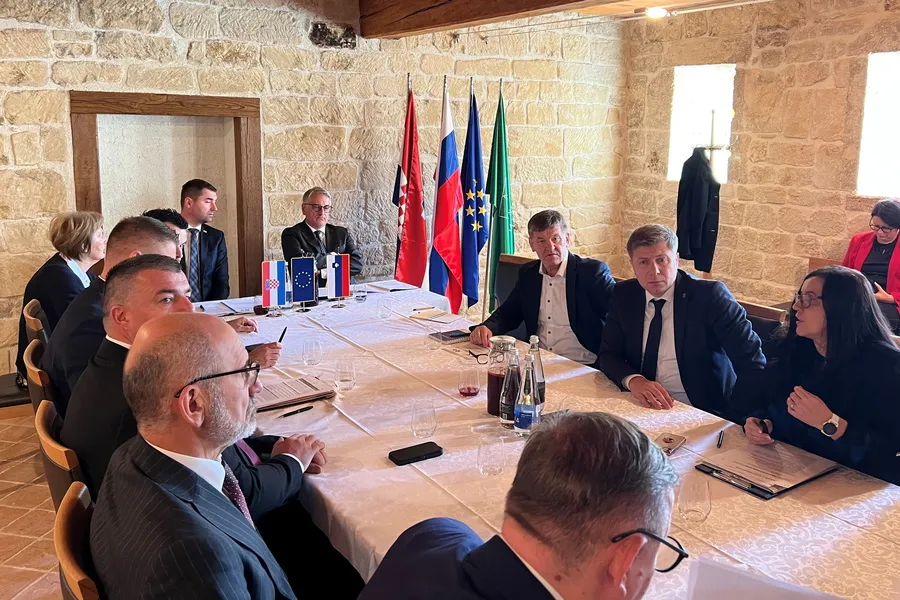 SREČANJE GOSPODARSKIH MINISTROV