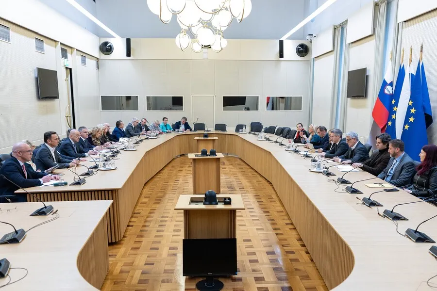 SREČANJE S PREDSEDNIKOM VLADE