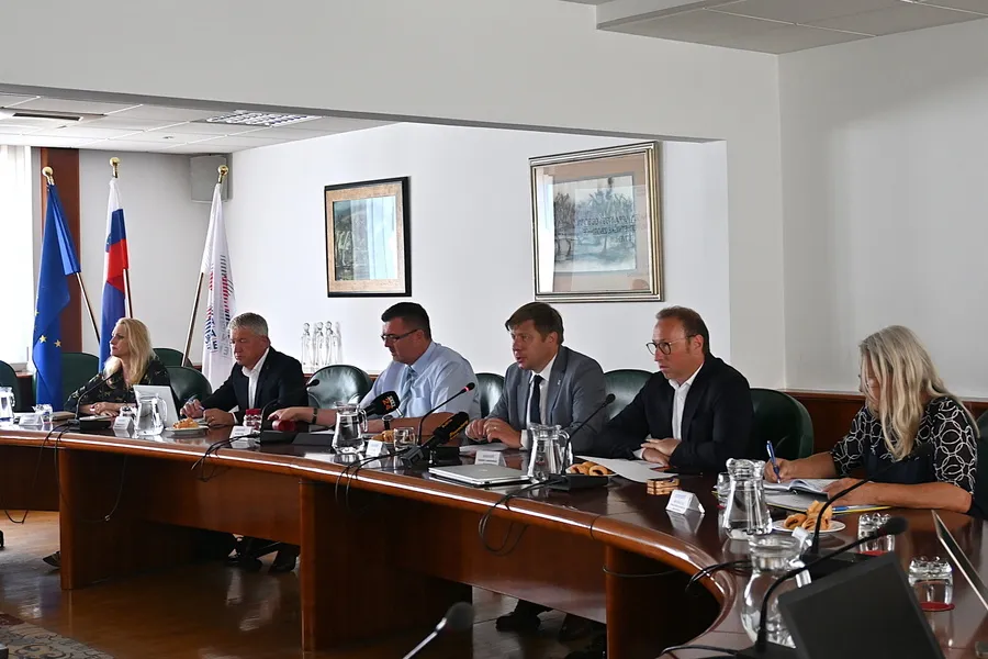 SEJA UO OZS
