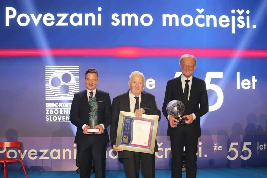 PODELITEV PRESTIŽNIH PRIZNANJ